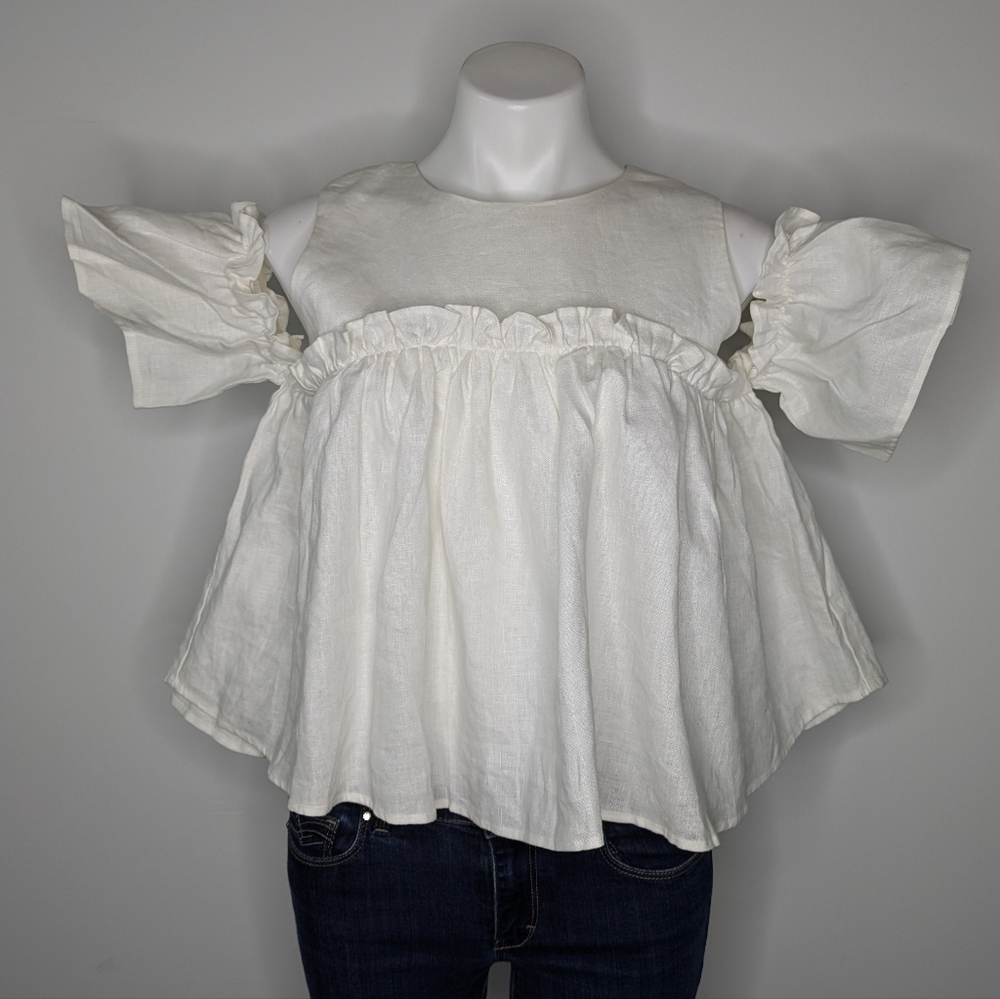 ✨3/$15 JOA white cold shoulder off the shoulder flowy top M
